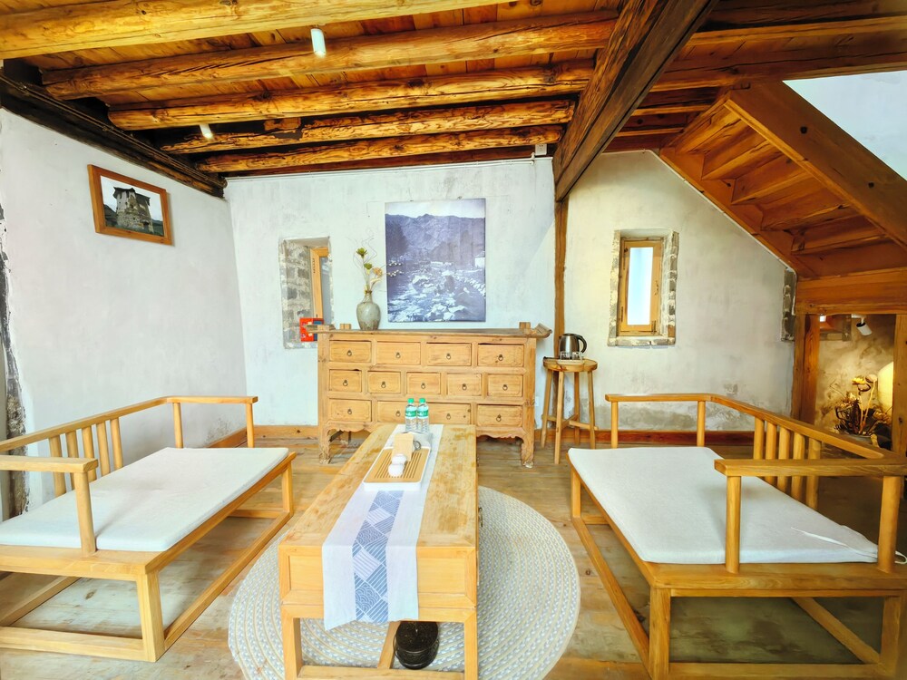 Jia Kedi Ancient House Cultural Homestay