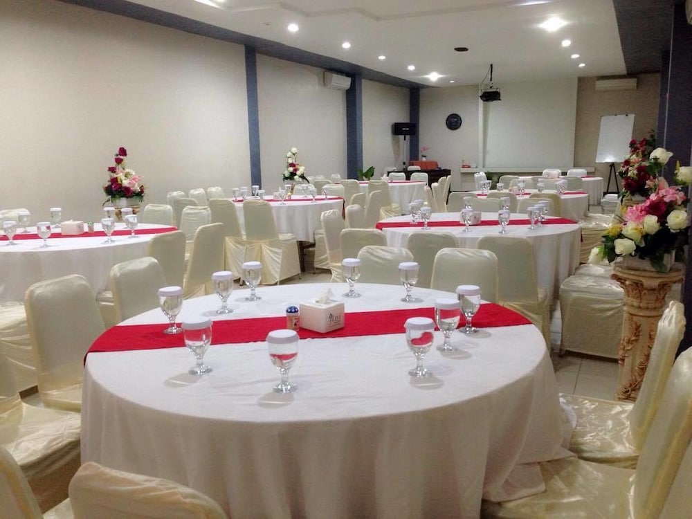 meeting & event spaces