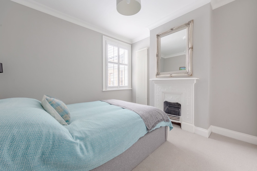 Stunning 2 Bedroom Flat With a Garden in Barnes