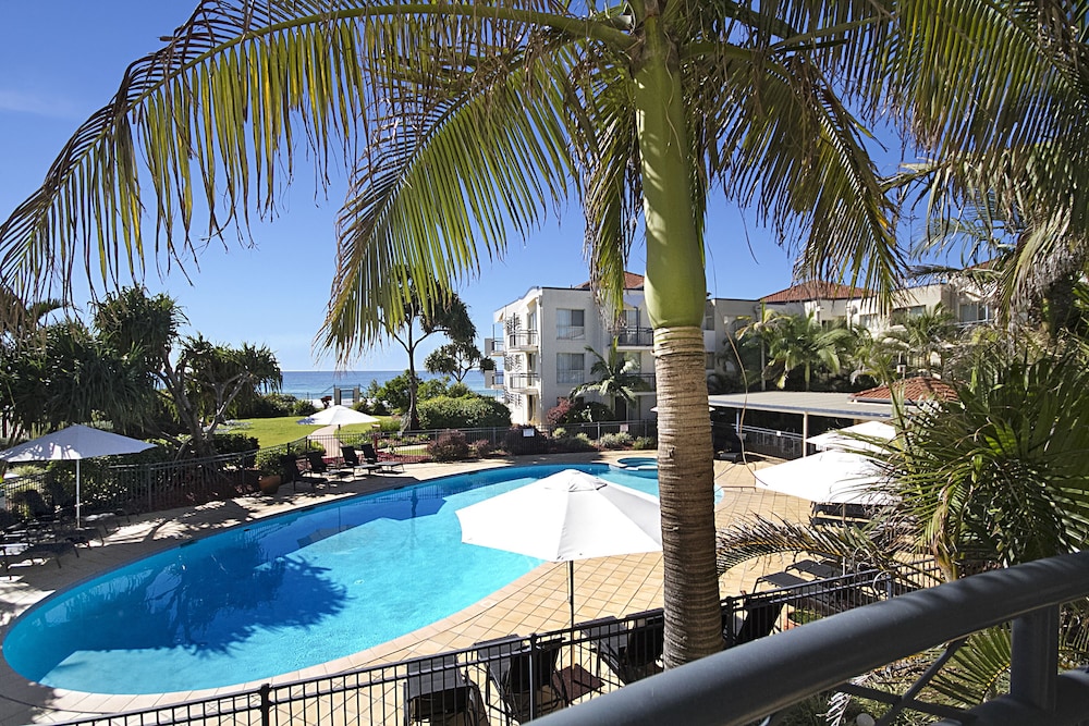 Golden Riviera Beach Resort - Image 3