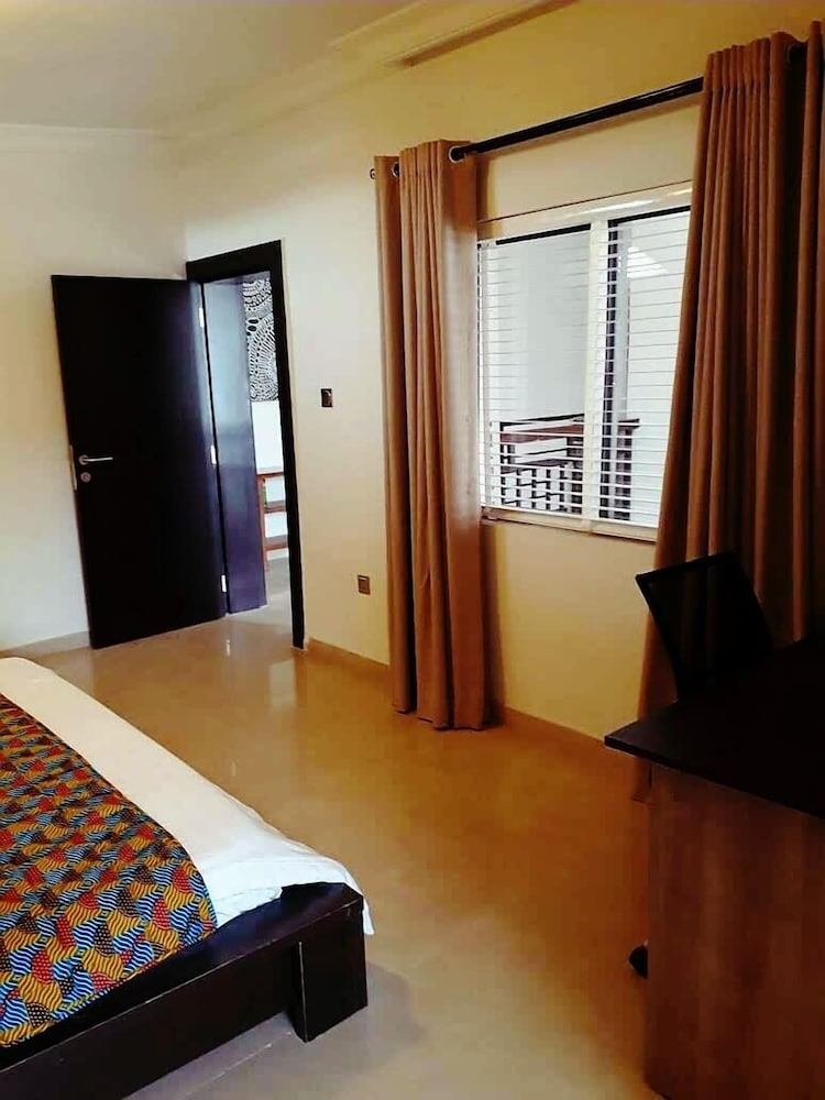 Ironhouse Guest Suites