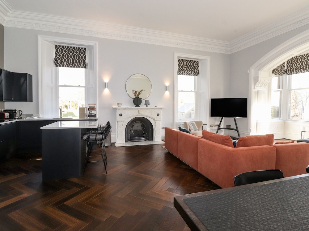 The Mary Maude Suite Stone Cross Mansion
