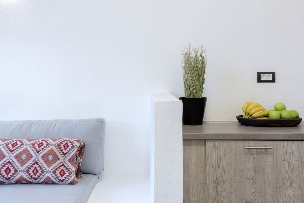 Alluvial Santorini Suites