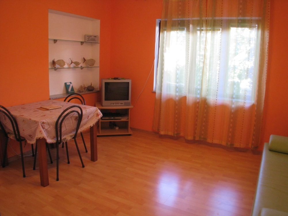 Apartments Miljak