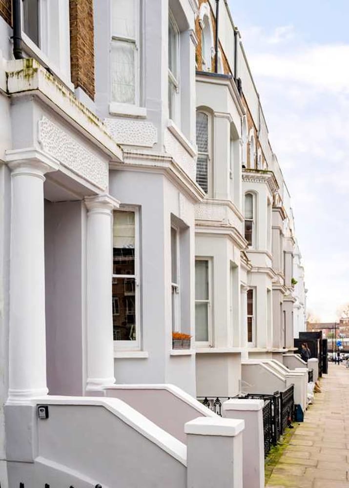 The Urban Minimalist- Notting Hill 2 Bed