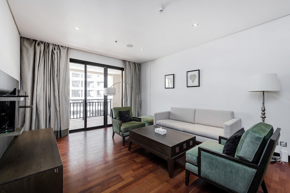 Exotic Apartments at Royal Amwaj