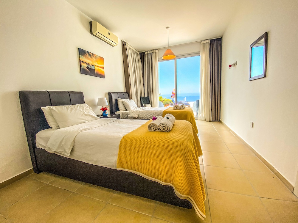 Detached Villa, Private Heated Pool, Outstanding Sea Views, Sleeps 6, Free Wifi view 4