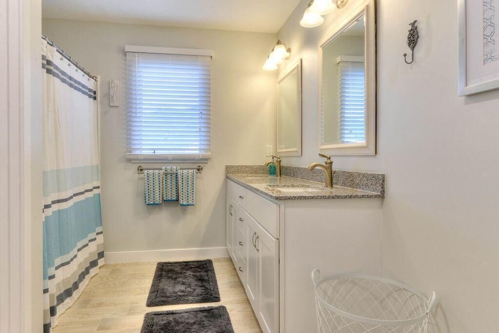 Bayard Avenue 2202b