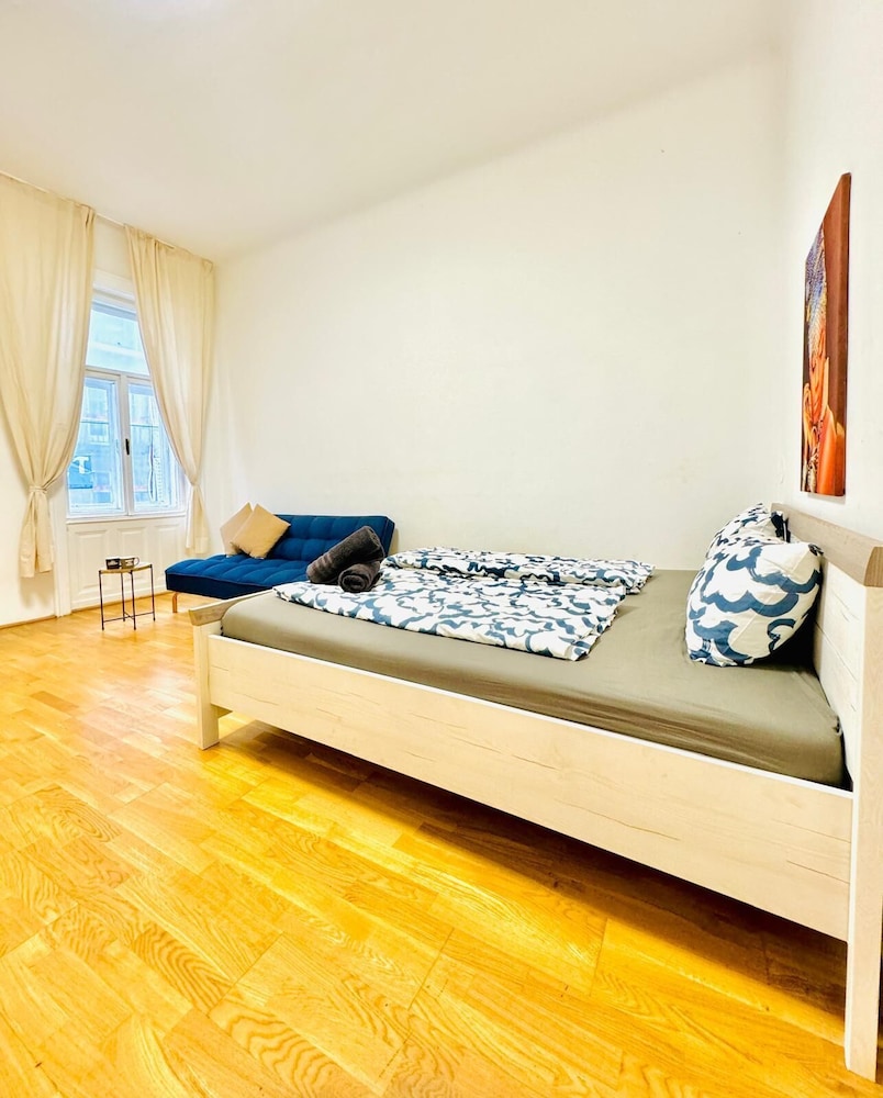 Affordable Stay Walk to Stadthalle