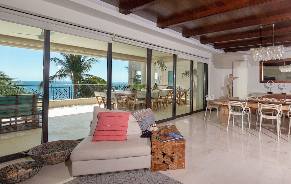Calm and Cosy 4 Bedroom Condo - Property Image 1