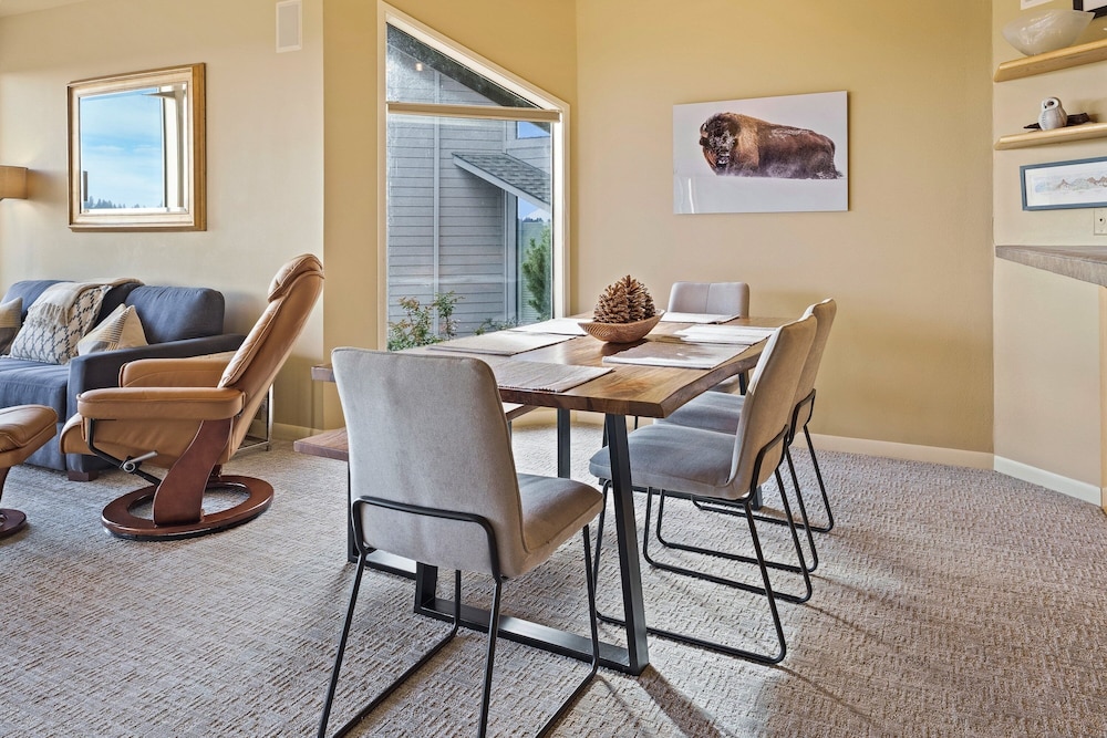 River Ridge 323ab 2 Bedroom Home