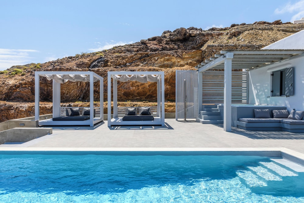 Mykonist Merchia Beach Villas & Suites