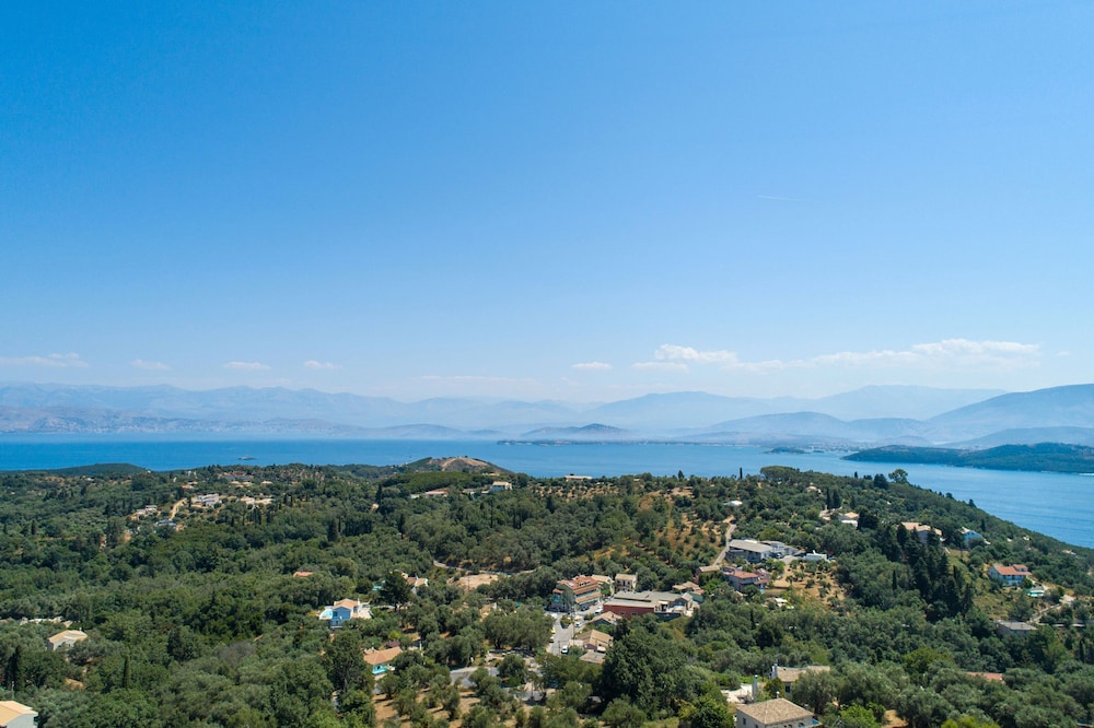 Bee Tree Villa in Corfu