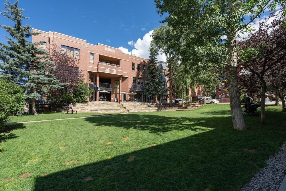 Style & Location! Steps To Gondola, Main Street, River 1 Bedroom Condo by RedAwning view 5