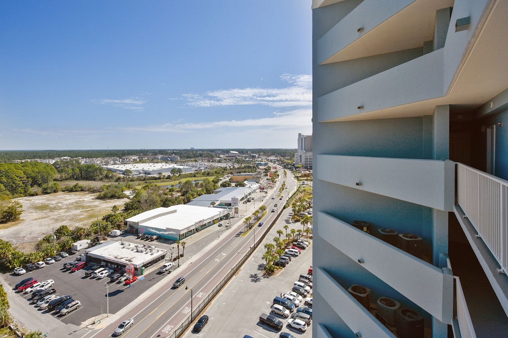 Twin Palms by Book That Condo