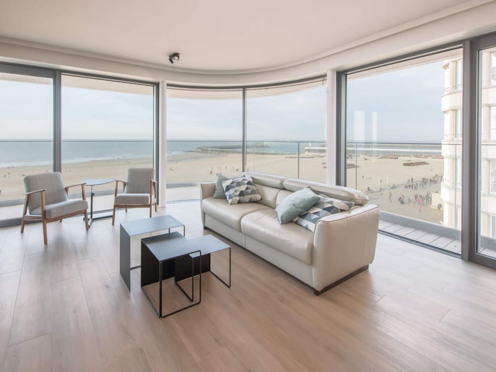Open View Apartment by the Beach