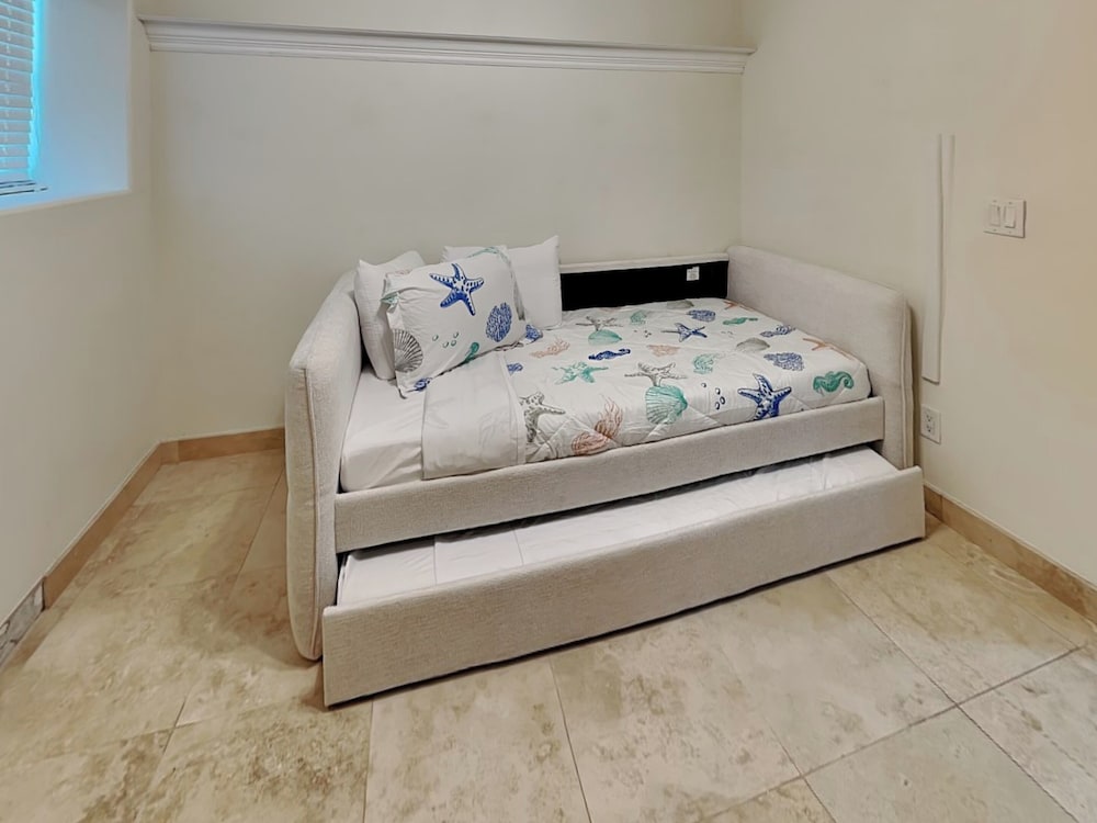Sea Breeze by Ryson Vacation Rentals