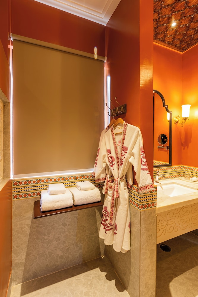 DEV BAGH LUXURIOUS PRIVATE SUITES