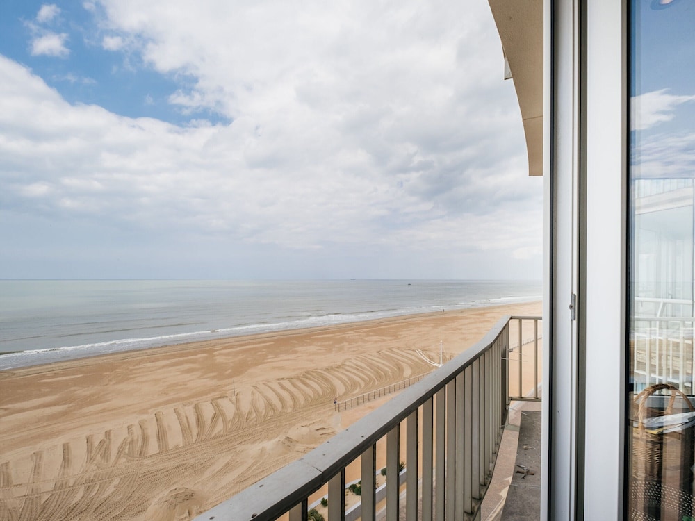 Apartment Koksijde Stunning Sea View