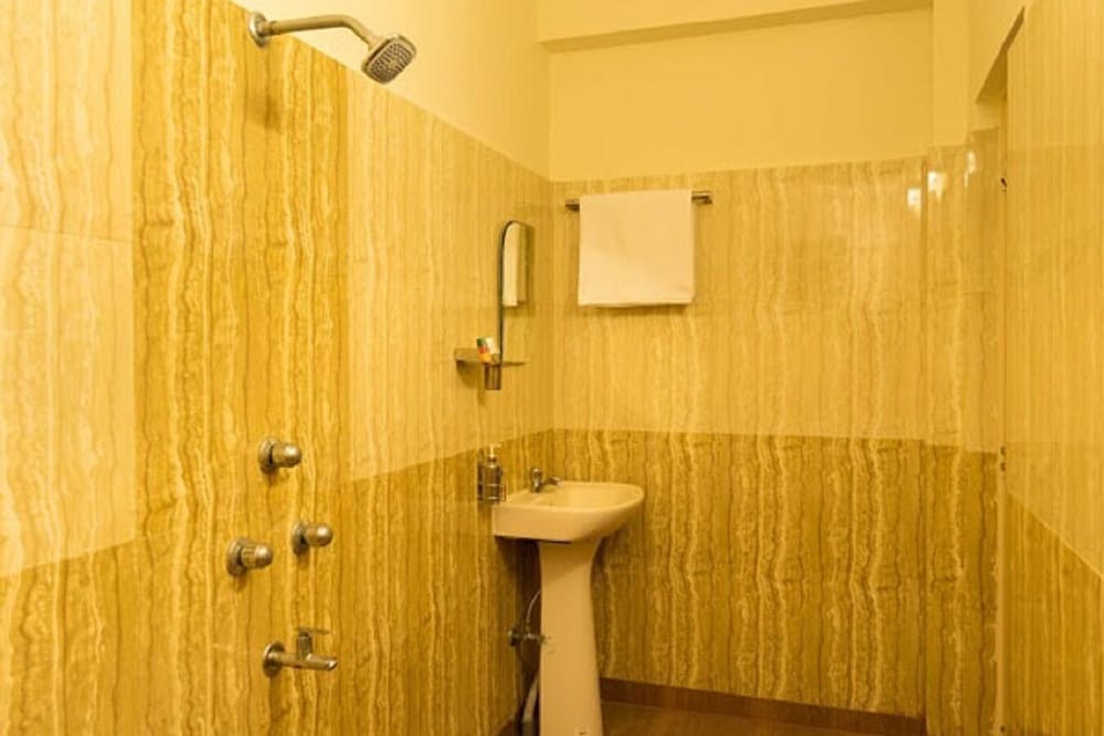Golden Plaza Guest House - Kolkata