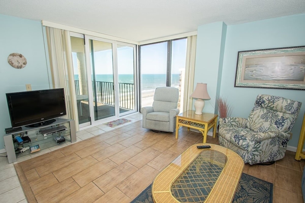 Sea Castle 8g 3 Bedroom Condo