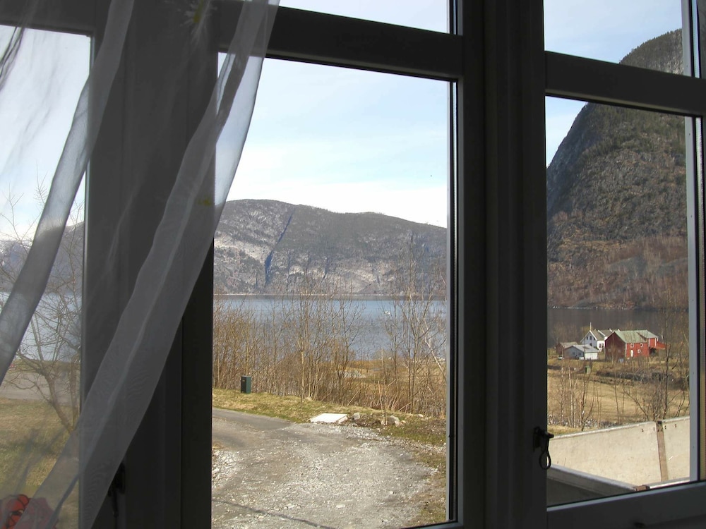 Photo 12
