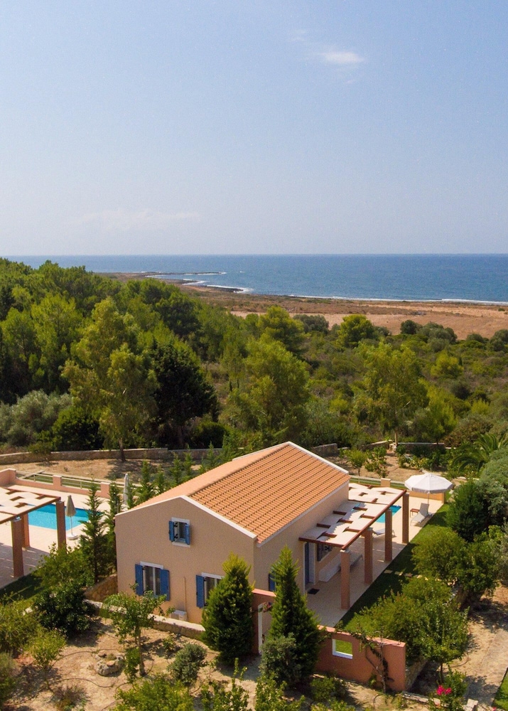 Nafsika Beach House Large Private Pool Walk to Beach Sea Views A C Wifi Car Not Required - 1880 view 4