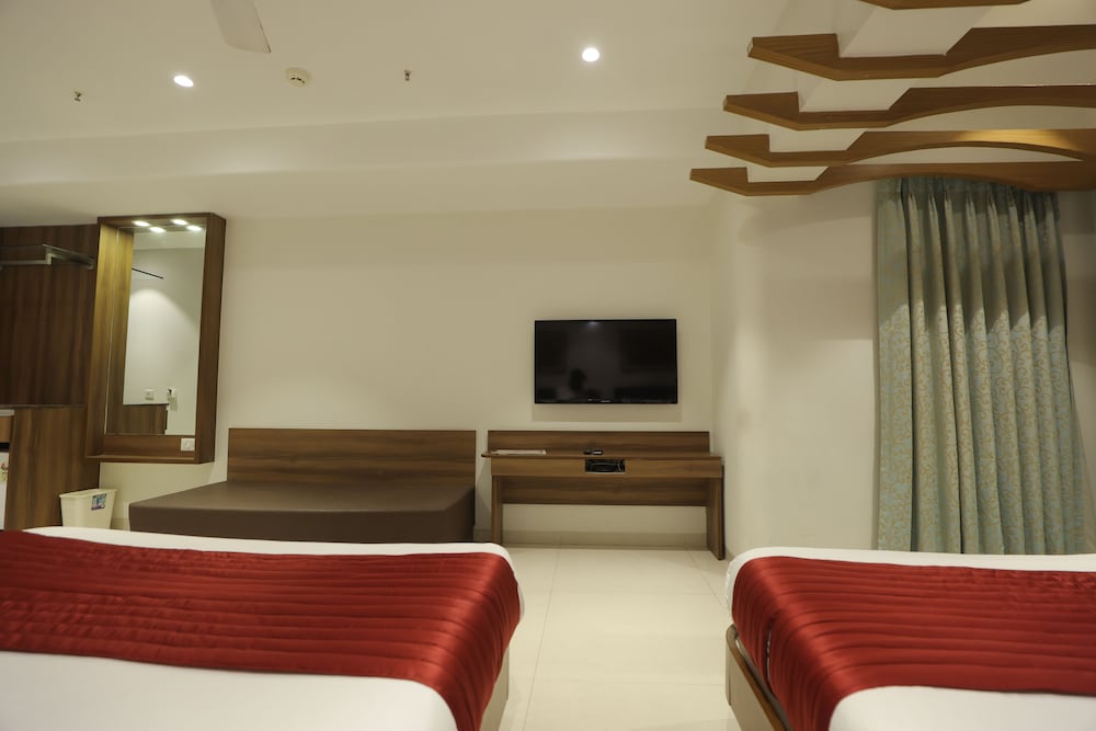 Hotel Shreeji Vatika-Airport Road