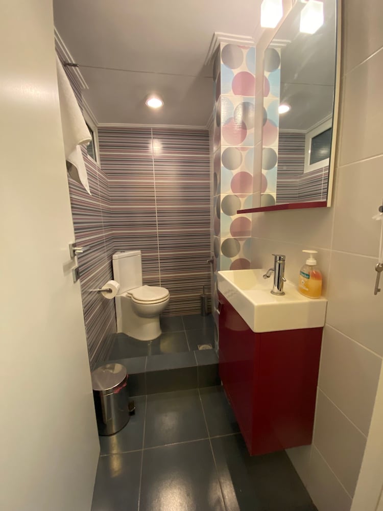 Spacious Glyfada Golf 4BR -near Beach Shops