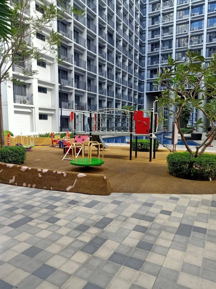 Len's Den2 1BR Condo Mall of Asia, Pasay Manila