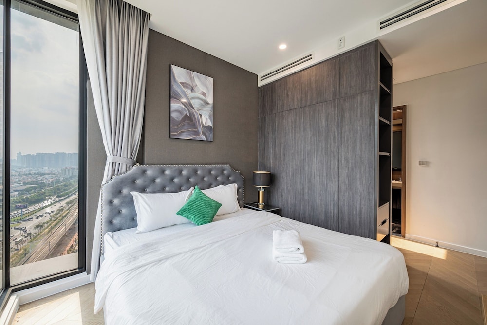Sunny Lumiere Riverside Luxury Residence