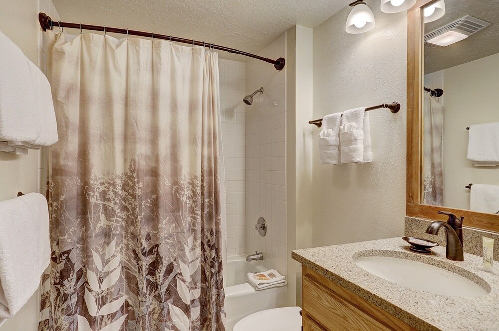 The Pines - Keystone Ski Resort CO Vacation Lodging
