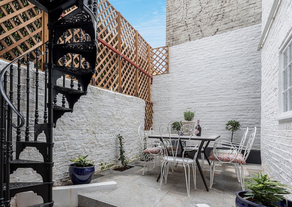 outdoor bbq area
