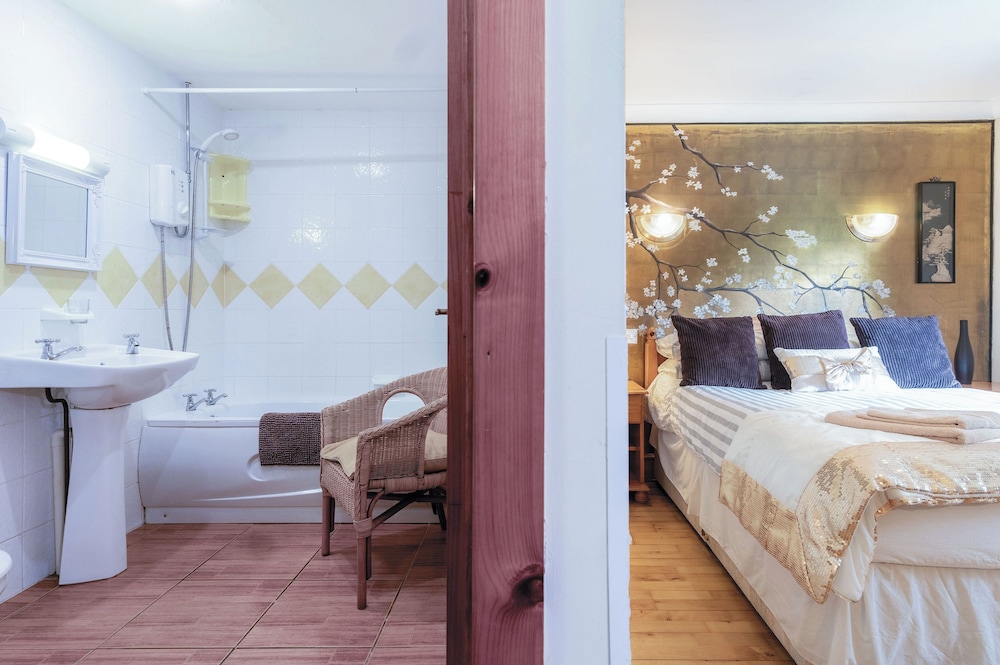 Rose Cottage - 3 Bed Cottage - New Hedges - Tenby view 5