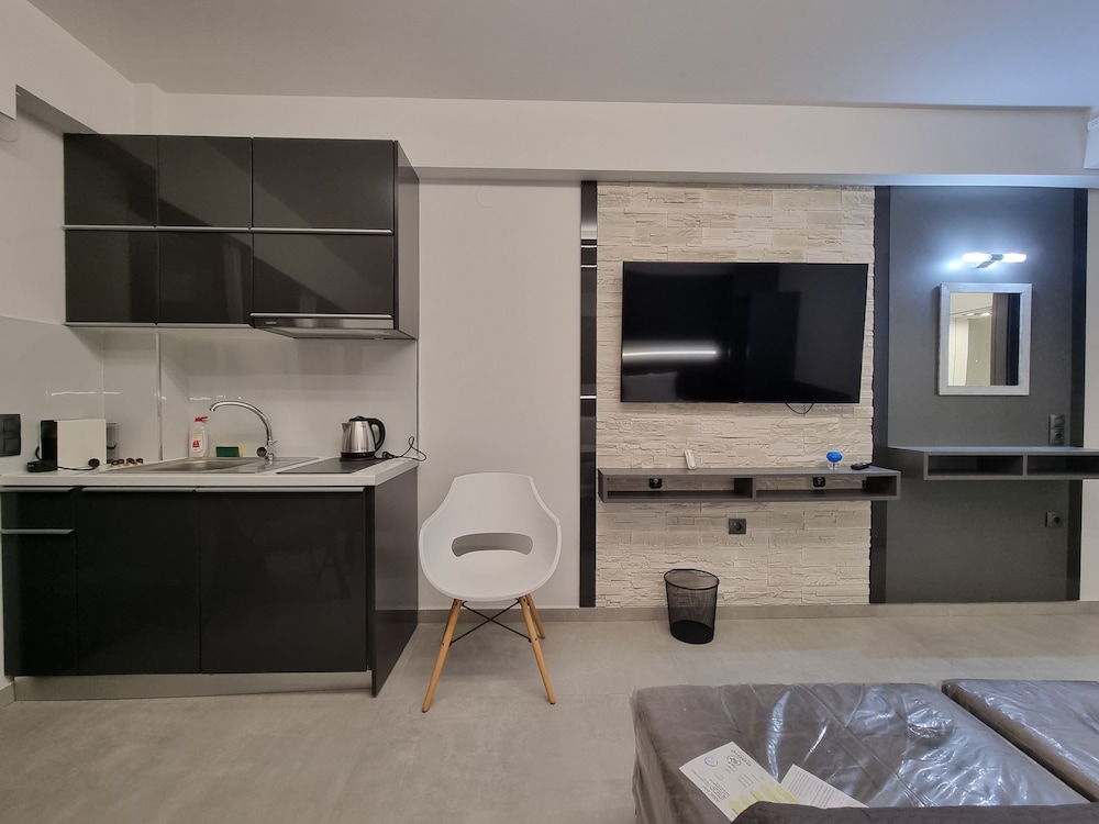LUXSUITES