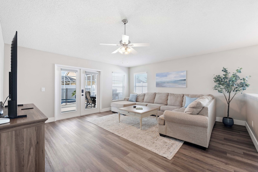 Saltwater Pool & Spa at Home in Bradenton