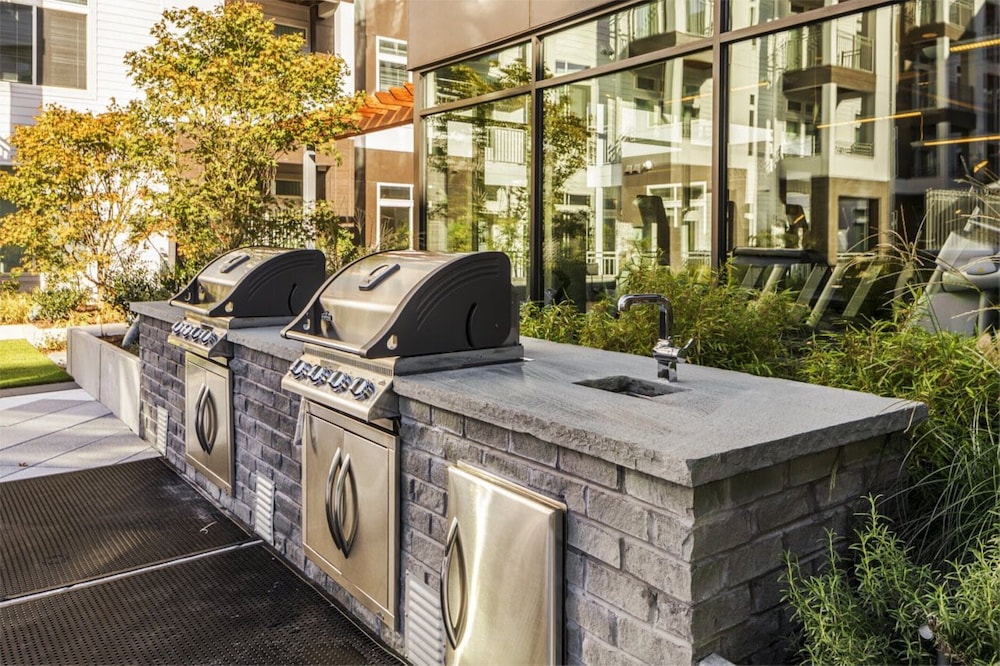 Global Luxury Suites at Reston - Property Image 18