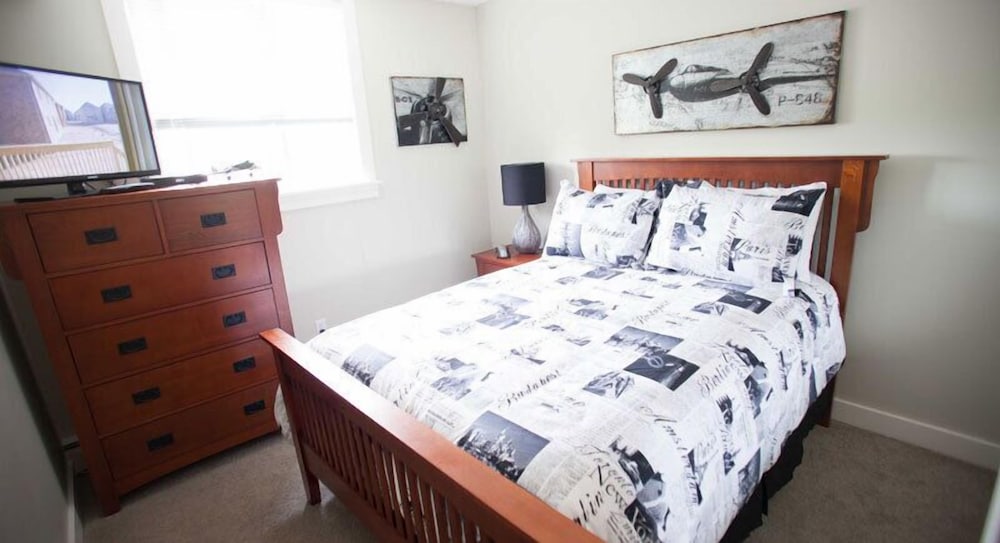 Corporate Suites of Calgary - Sunnyside - Image 4