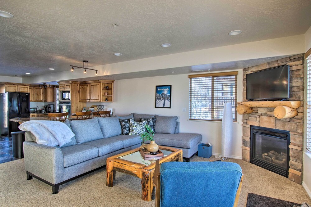 2-condo Property w/ Mtn Views by Golf & Ski Resort view 3