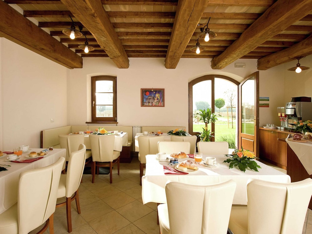 Villa in Cannara With Pool Near Assisi view 4