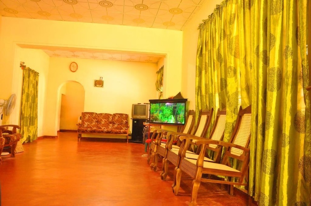 Lal HomeStay