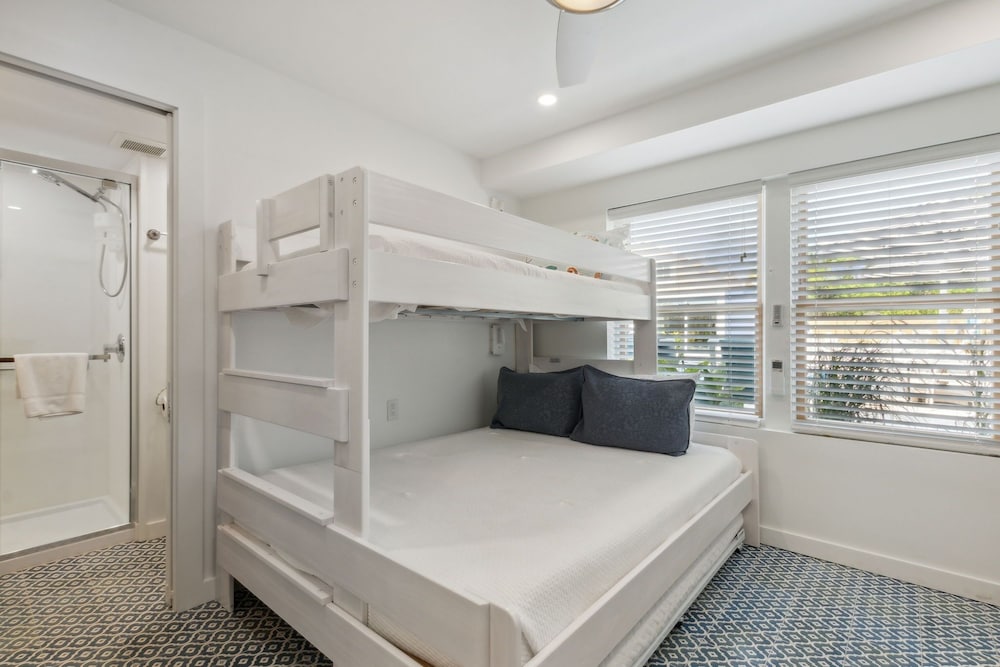 161 S Fletcher 5 Bedroom Home