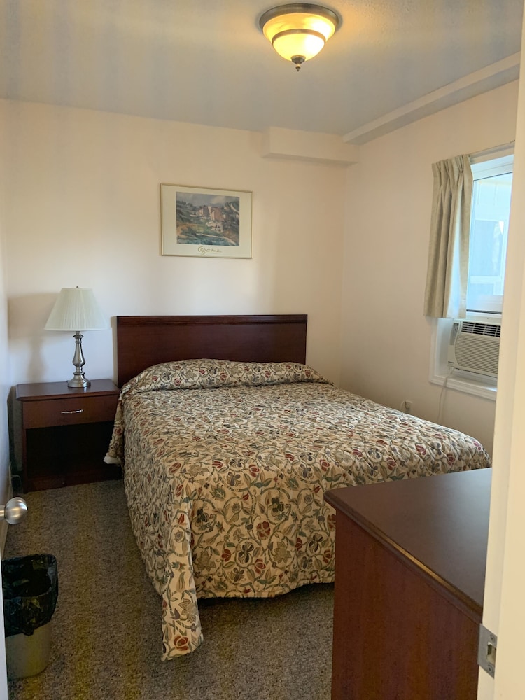 Beachside Motel - Image 4