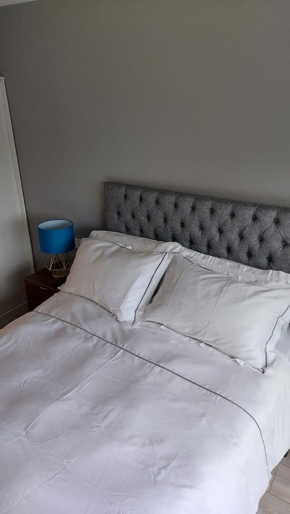 Charming 1-bed Villa in Liverpool view 2