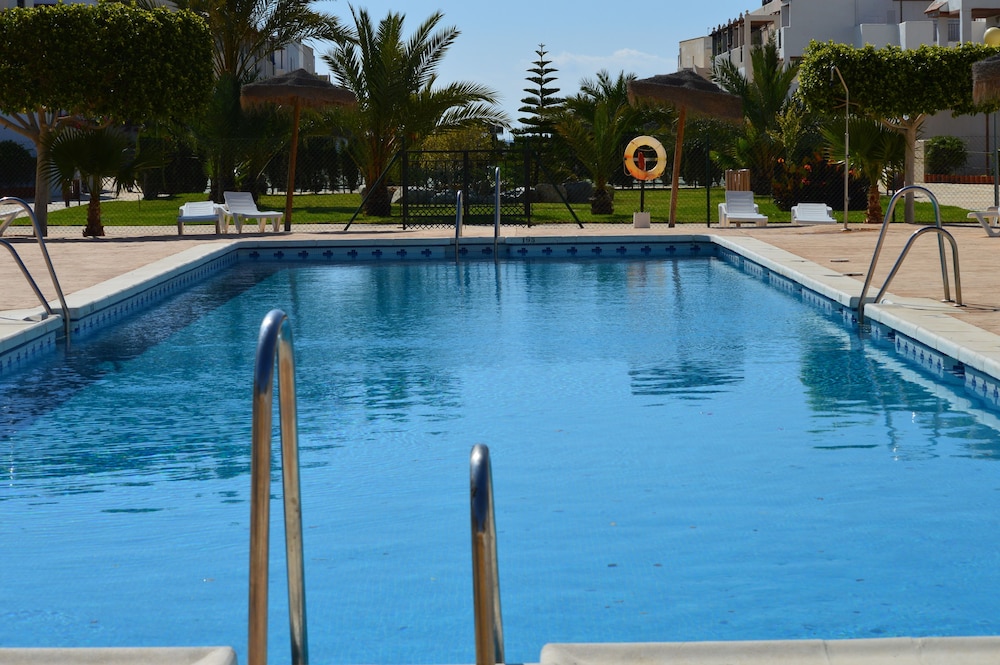 BELLUSTAR TOKYO, A Pan Pacific Hotel