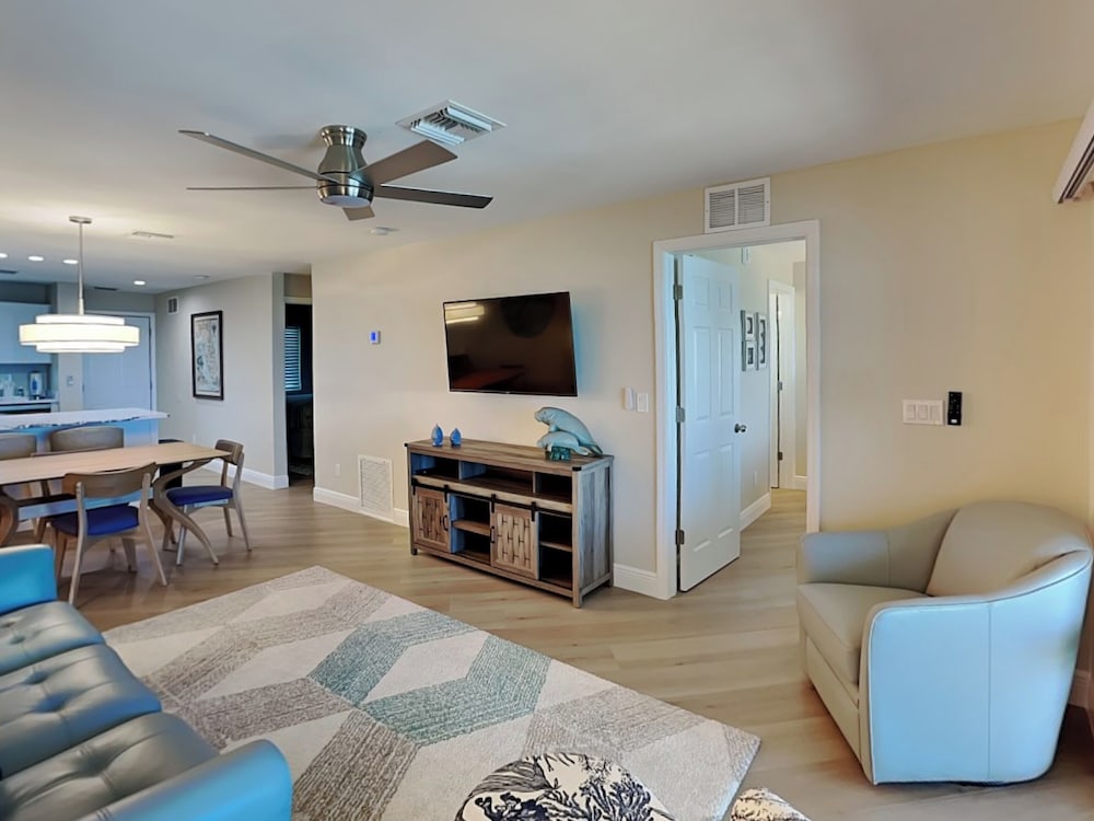 Seaside 5 by Distinctive Beach Rentals