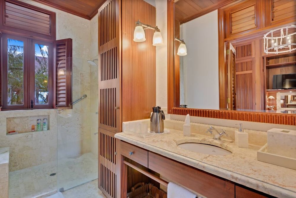 Magnificent Eight Bedroom Holiday Home