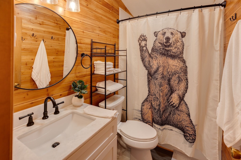 Scenic White Mountains Retreat 4 Bedroom Home