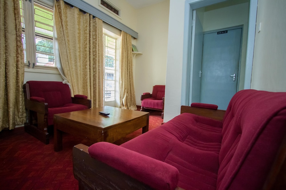 Emirina Travel Hotel