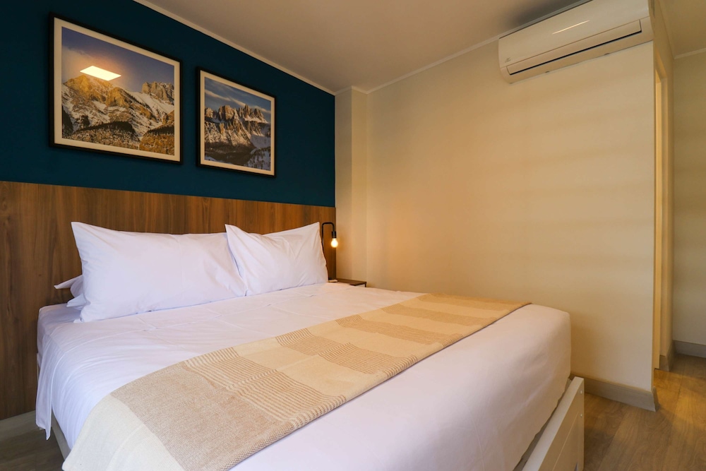Fabulous 2BR With Balcony in Barranco